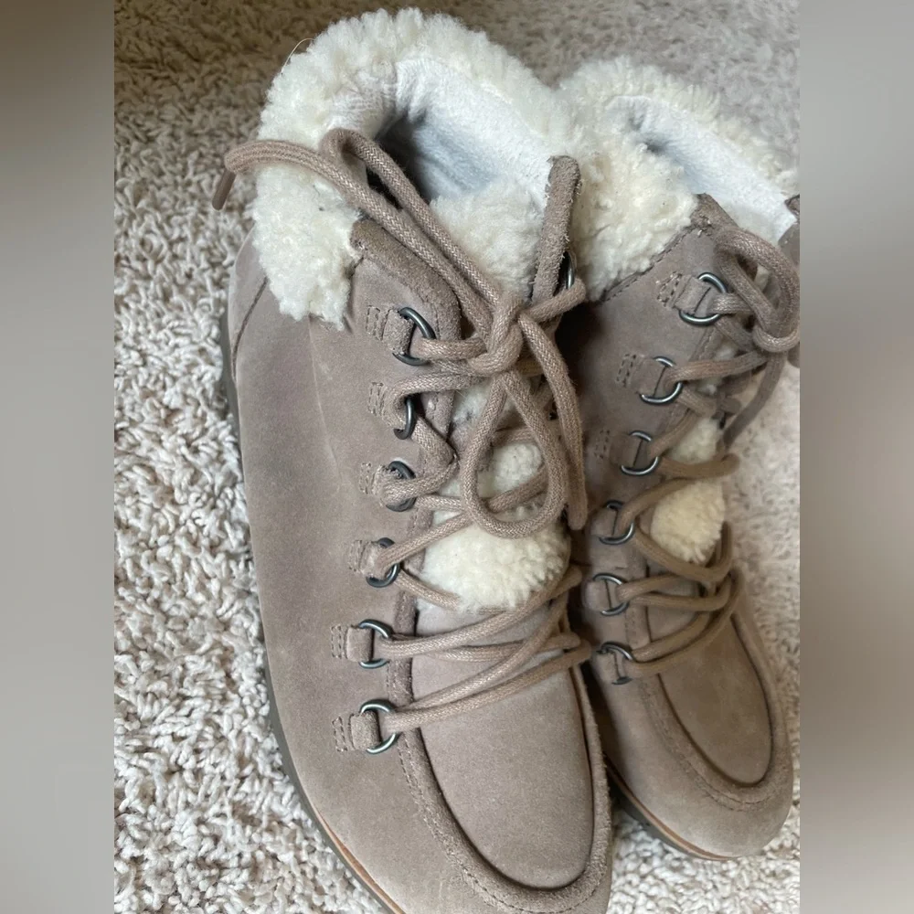 Sorel Sherpa Trim Harlow Lace Up Bootie Taupe Leather  Waterproof Women's Sz 9